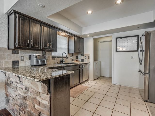 1008 S Neptune Road, Edmond, OK 73003