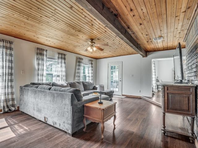 1008 S Neptune Road, Edmond, OK 73003