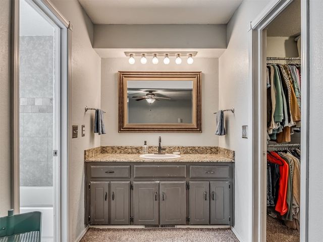 1008 S Neptune Road, Edmond, OK 73003