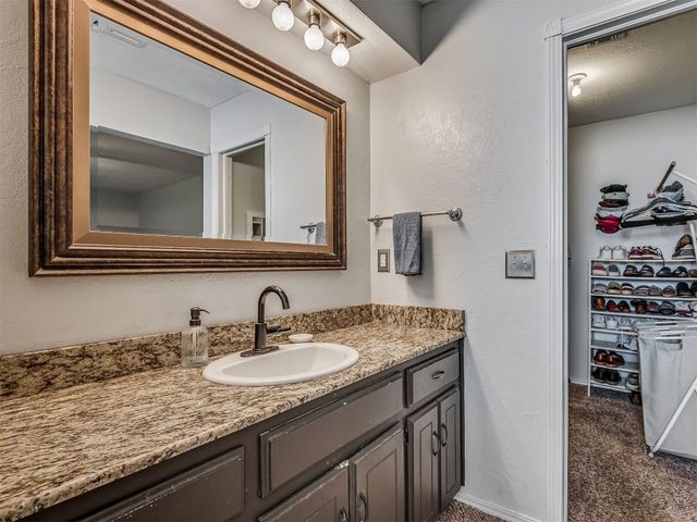 1008 S Neptune Road, Edmond, OK 73003