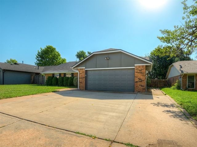 1008 S Neptune Road, Edmond, OK 73003