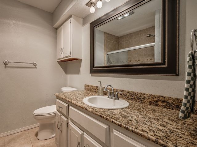 1008 S Neptune Road, Edmond, OK 73003