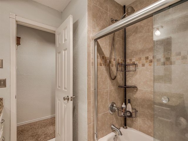 1008 S Neptune Road, Edmond, OK 73003