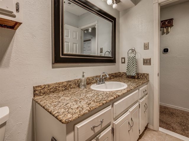 1008 S Neptune Road, Edmond, OK 73003