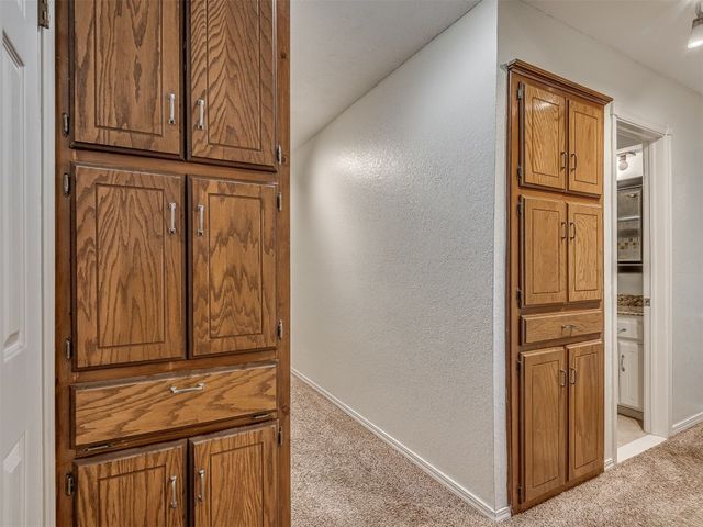 1008 S Neptune Road, Edmond, OK 73003