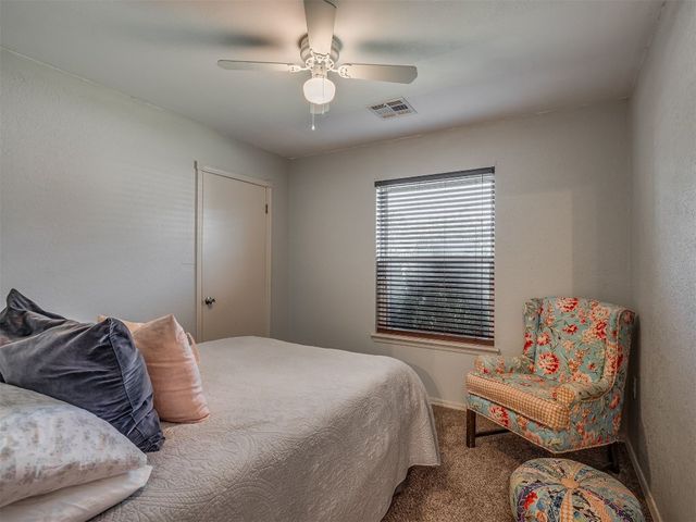 1008 S Neptune Road, Edmond, OK 73003