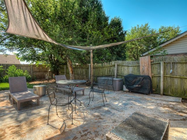 1008 S Neptune Road, Edmond, OK 73003