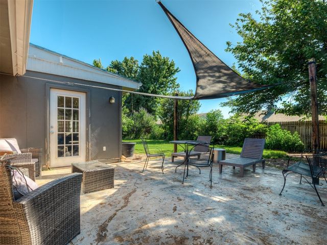 1008 S Neptune Road, Edmond, OK 73003