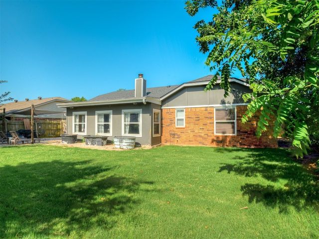 1008 S Neptune Road, Edmond, OK 73003