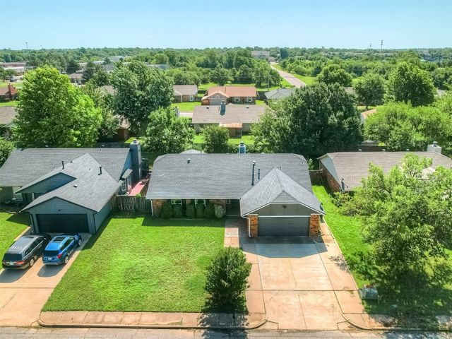1008 S Neptune Road, Edmond, OK 73003