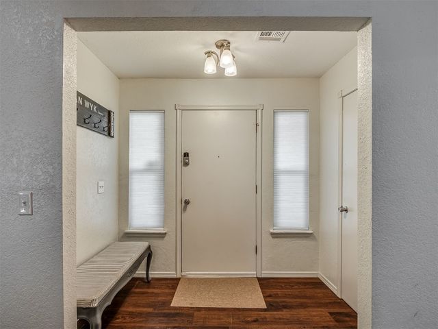 1008 S Neptune Road, Edmond, OK 73003