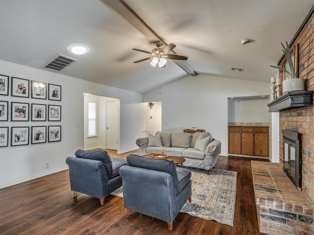 1008 S Neptune Road, Edmond, OK 73003