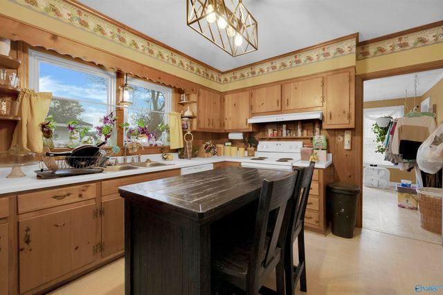 605 NW Forest Avenue NW, Fort Payne, AL 35967