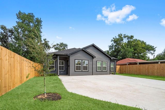 5025 Rapido Road A, Houston, TX 77033