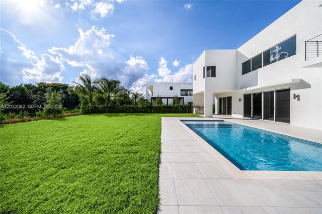16720 N Botaniko Drive N, Weston, FL 33326