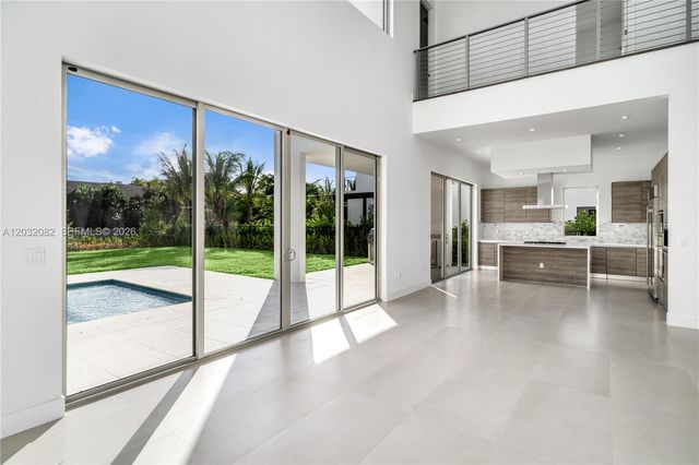 16720 N Botaniko Drive N, Weston, FL 33326