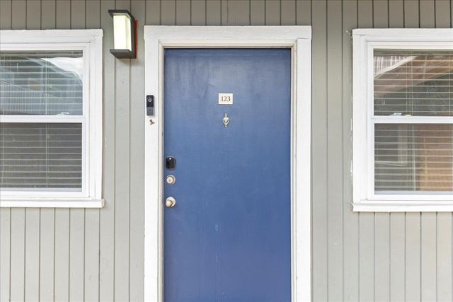2401 Manor RD 123, Austin, TX 78722