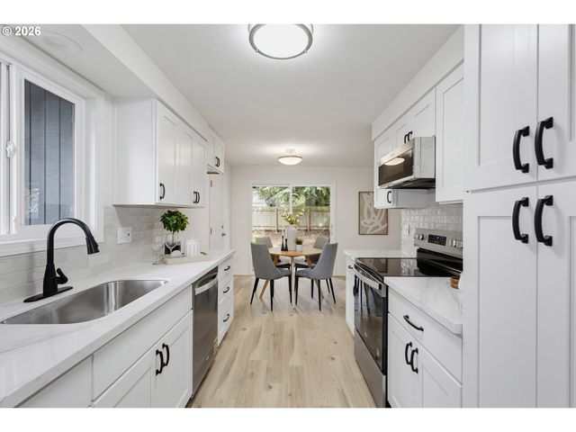 6307 Se ALBERTA St, Portland, OR 97206