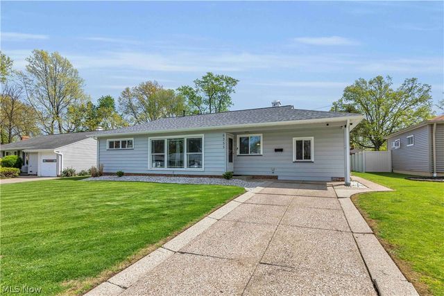 6355 Dellrose Drive, Parma Heights, OH 44130