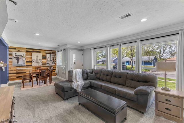 6355 Dellrose Drive, Parma Heights, OH 44130