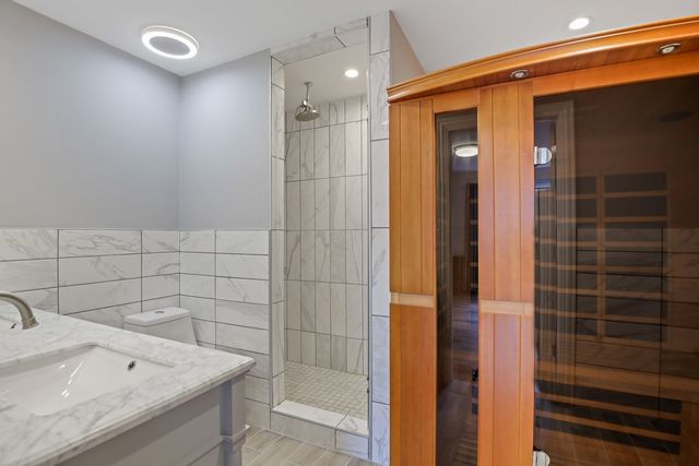 840 WELLINGTON Avenue 306, Elk Grove Village, IL 60007