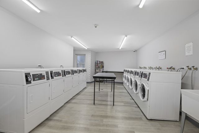 840 WELLINGTON Avenue 306, Elk Grove Village, IL 60007