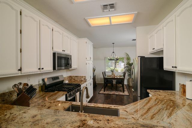 1313 Kerslake Cir, Folsom, CA 95630