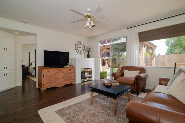 1313 Kerslake Cir, Folsom, CA 95630