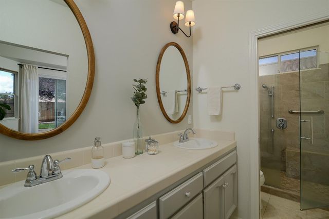 1313 Kerslake Cir, Folsom, CA 95630
