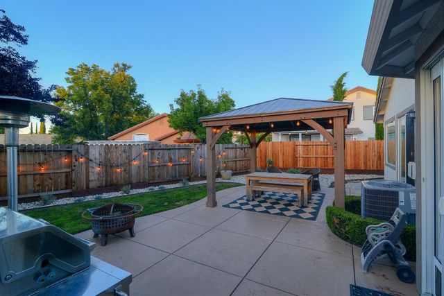 1313 Kerslake Cir, Folsom, CA 95630