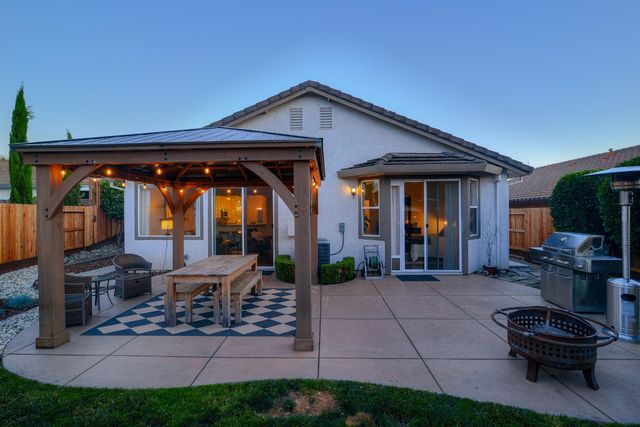 1313 Kerslake Cir, Folsom, CA 95630