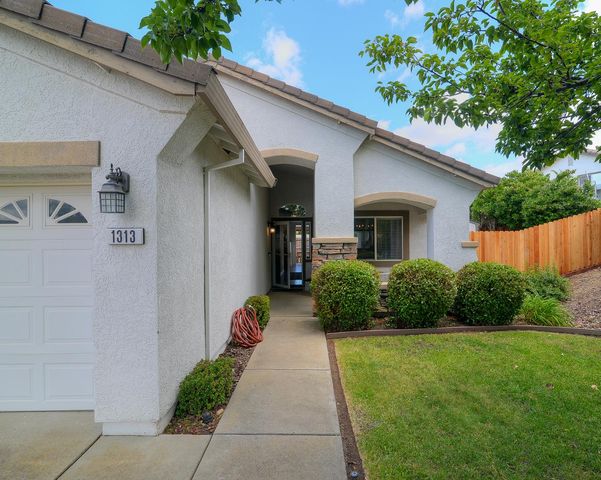 1313 Kerslake Cir, Folsom, CA 95630