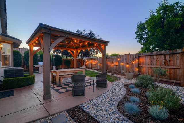1313 Kerslake Cir, Folsom, CA 95630