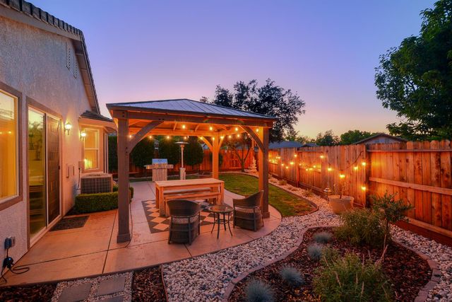 1313 Kerslake Cir, Folsom, CA 95630