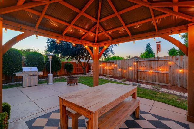 1313 Kerslake Cir, Folsom, CA 95630