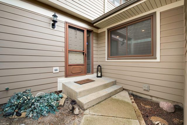 404 Bluebird Lane, Deerfield, IL 60015
