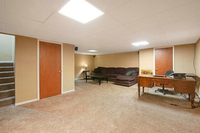 404 Bluebird Lane, Deerfield, IL 60015