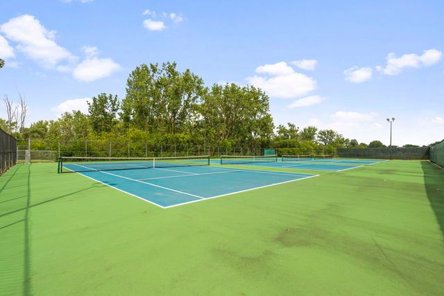 404 Bluebird Lane, Deerfield, IL 60015