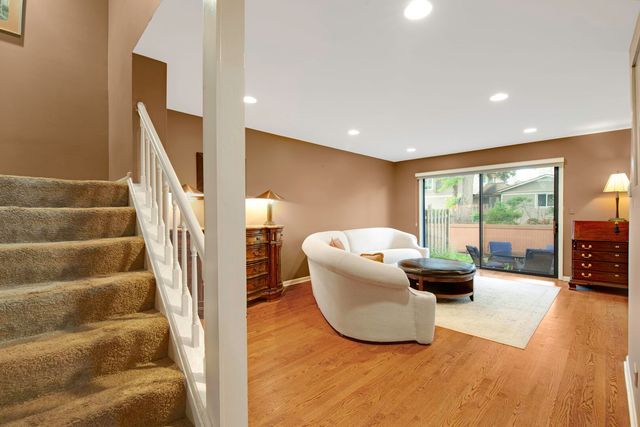 404 Bluebird Lane, Deerfield, IL 60015