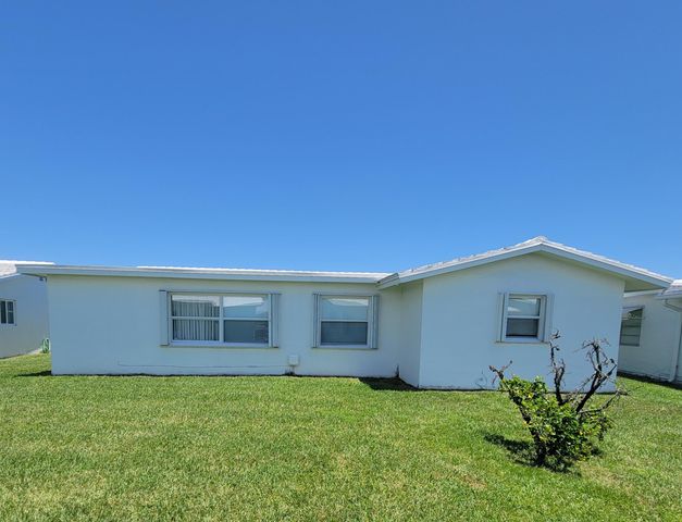 725 SW 18th Court, Boynton Beach, FL 33426
