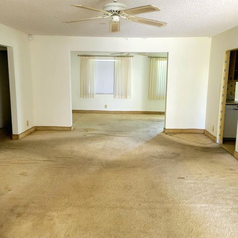 725 SW 18th Court, Boynton Beach, FL 33426