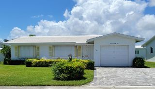 725 SW 18th Court, Boynton Beach, FL 33426