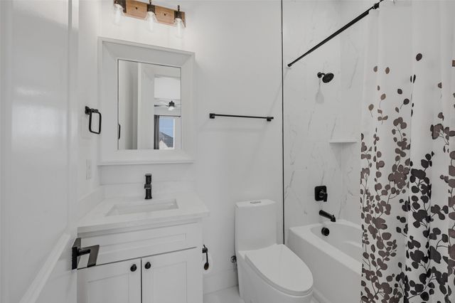 3701 Primrose Court, Denison, TX 75020