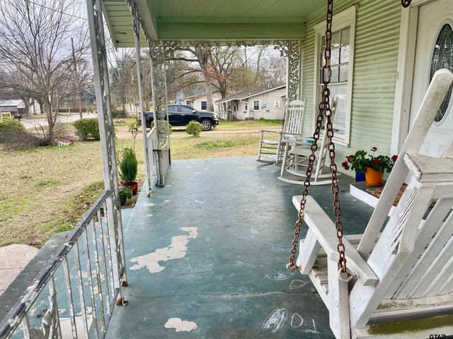 1023 N SPRING, Grand Saline, TX 75140