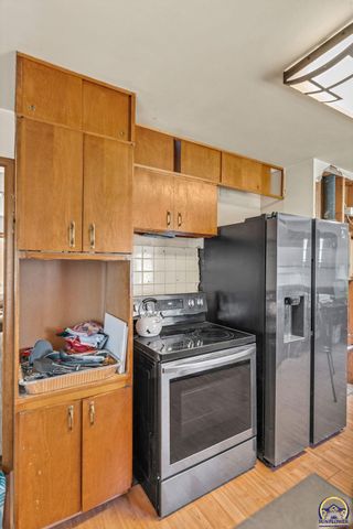 2886 SW Mulvane ST, Topeka, KS 66611