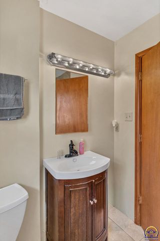 2886 SW Mulvane ST, Topeka, KS 66611