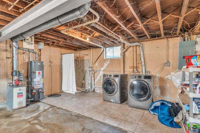 2886 SW Mulvane ST, Topeka, KS 66611