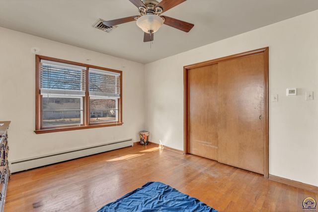 2886 SW Mulvane ST, Topeka, KS 66611