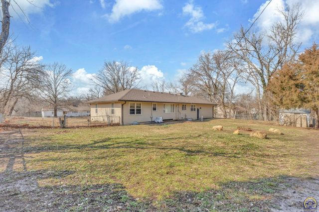 2886 SW Mulvane ST, Topeka, KS 66611