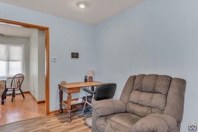 2886 SW Mulvane ST, Topeka, KS 66611